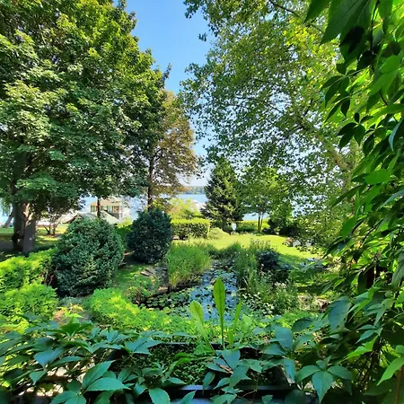 View For Two, Near Berlin 아파트 *