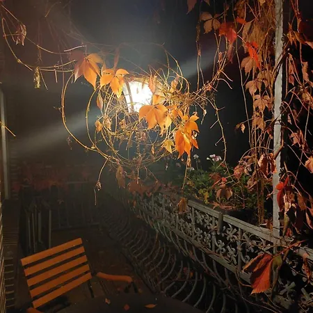 View For Two, Near Berlin 조이텐