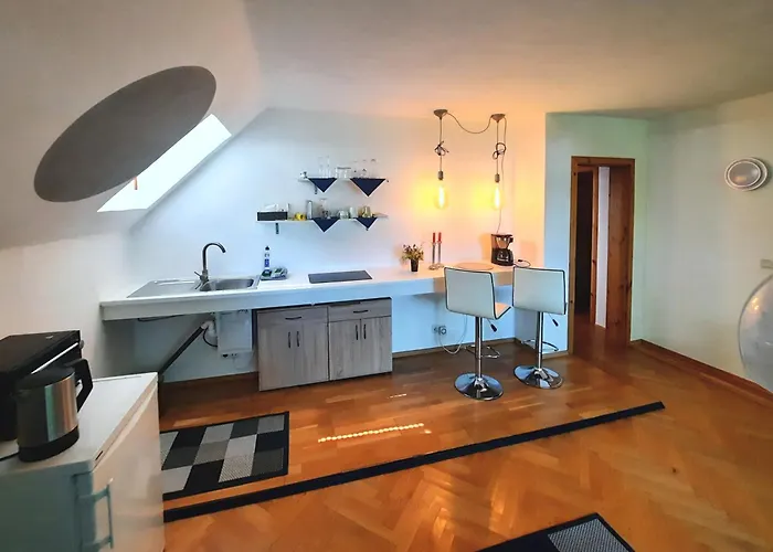 View For Two, Near Berlin زيوثين