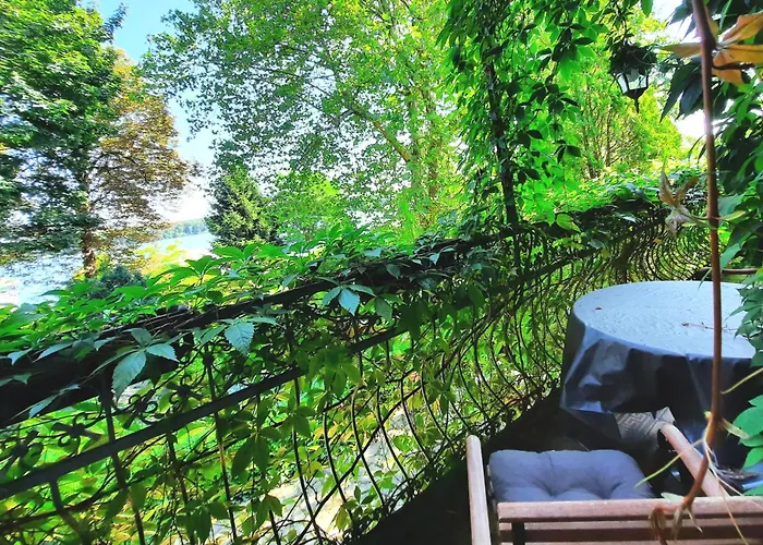 View For Two, Near Berlin زيوثين