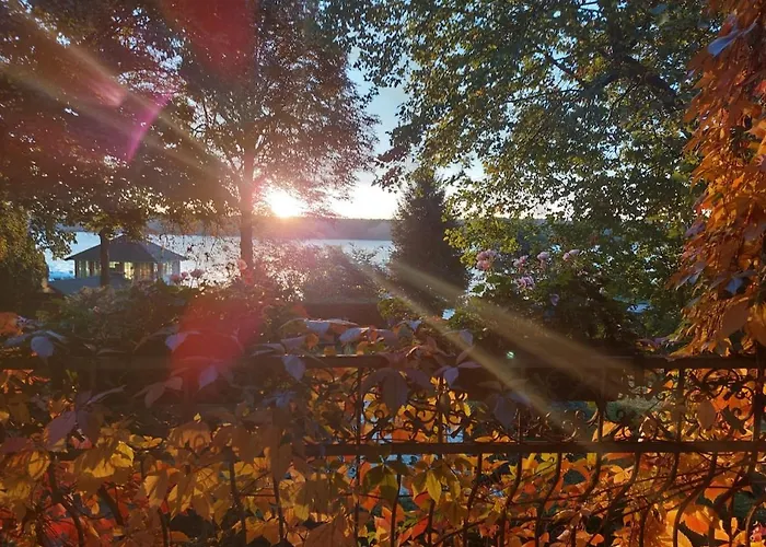 View For Two, Near Berlin زيوثين